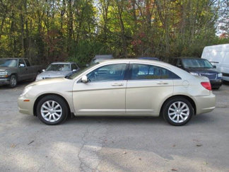 Used 2011 Chrysler 200 Limited image 1