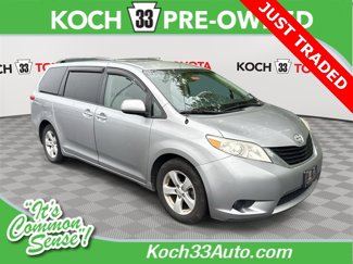Used 2013 Toyota Sienna LE image 1