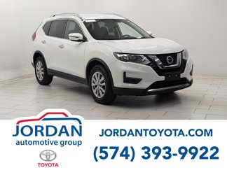 Used 2017 Nissan Rogue SV image 1