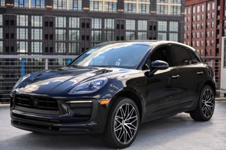 Used 2025 Porsche Macan image 1