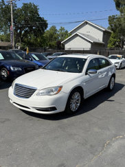 Used 2011 Chrysler 200 Limited image 1