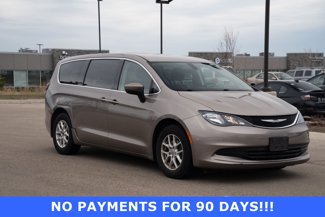 Used 2017 Chrysler Pacifica LX image 1