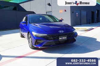 New 2025 Hyundai Elantra SEL image 1