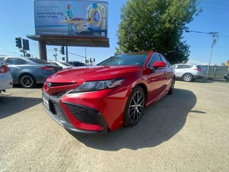 Used 2022 Toyota Camry SE image 1