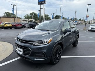 Used 2021 Chevrolet Trax LT w/ Premium Seat Package image 1