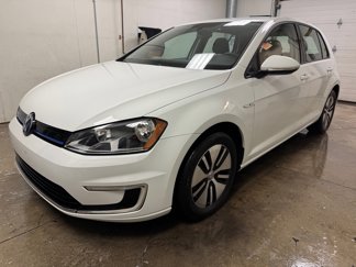 Used 2016 Volkswagen e-Golf SE image 1