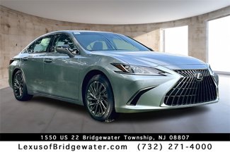 New 2025 Lexus ES 300h w/ Luxury Package image 1