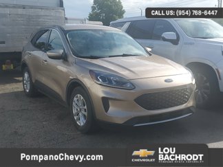 Used 2020 Ford Escape SE image 1