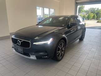 Used 2018 Volvo V90 T6 Cross Country w/ Convenience Package image 1