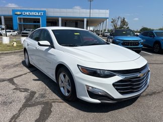 New 2025 Chevrolet Malibu LS image 1