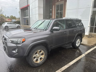 Used 2015 Toyota 4Runner SR5 image 1