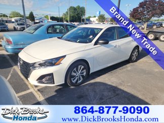 Used 2024 Nissan Altima 2.5 S image 1