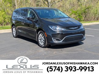 Used 2020 Chrysler Pacifica Touring image 1