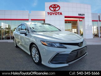Used 2022 Toyota Camry LE image 1