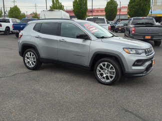Used 2023 Jeep Compass Latitude image 1