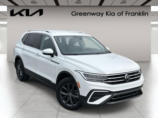 Used 2024 Volkswagen Tiguan SE image 1