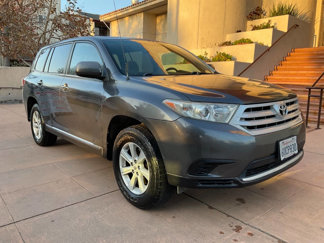 Used 2012 Toyota Highlander FWD image 1