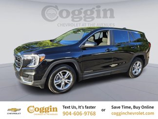 Used 2023 GMC Terrain SLE image 1