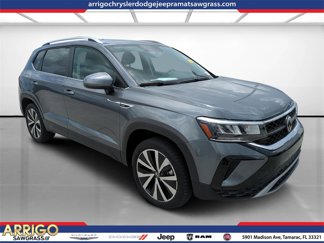 Used 2022 Volkswagen Taos SE image 1