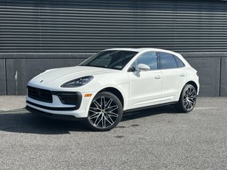 Certified 2025 Porsche Macan image 1