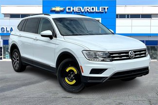 Used 2020 Volkswagen Tiguan SE image 1