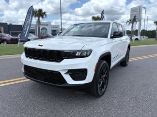 New 2025 Jeep Grand Cherokee Altitude image 1
