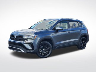 Used 2023 Volkswagen Taos SE w/ Black Wheel Package image 1