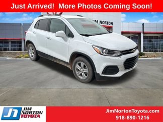 Used 2020 Chevrolet Trax LT w/ LT Convenience Package image 1