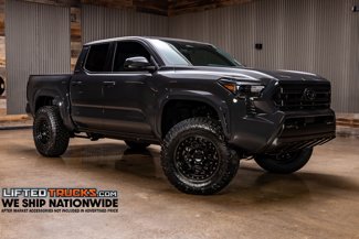 Used 2025 Toyota Tacoma SR5 image 1