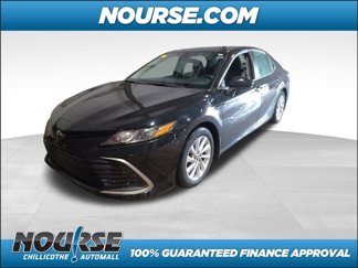 Used 2021 Toyota Camry LE image 1