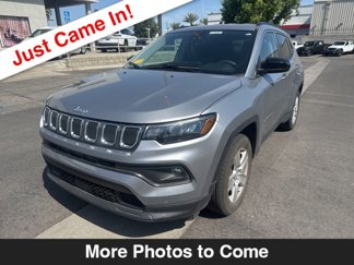 Used 2022 Jeep Compass Latitude image 1