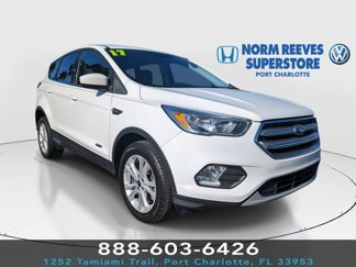 Used 2017 Ford Escape SE image 1