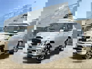 Used 2017 INFINITI QX80 4WD w/ Deluxe Technology Package image 1