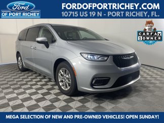 Used 2023 Chrysler Pacifica Touring-L image 1