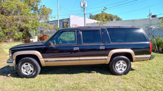 Used 1999 Chevrolet Suburban 4WD w/ Preferred Equipment Group 3 image 1