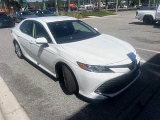 Used 2018 Toyota Camry LE image 1