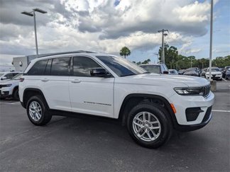 Certified 2025 Jeep Grand Cherokee Laredo X image 1