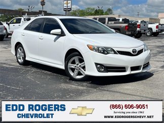 Used 2014 Toyota Camry SE image 1