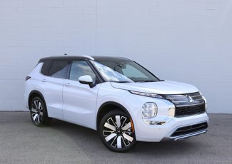 New 2025 Mitsubishi Outlander SEL image 1
