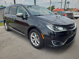 Used 2018 Chrysler Pacifica Limited image 1
