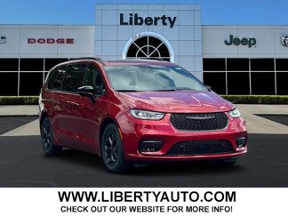New 2025 Chrysler Pacifica Select image 1