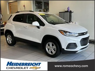 Used 2022 Chevrolet Trax LT w/ Driver Confidence Package image 1