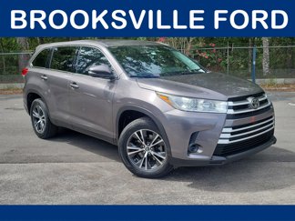 Used 2019 Toyota Highlander LE image 1