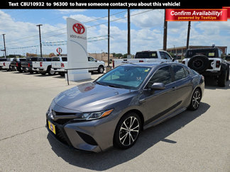 Used 2019 Toyota Camry SE image 1