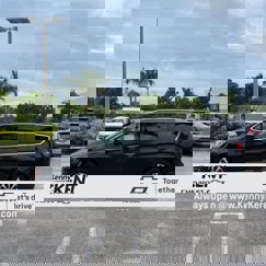 Used 2018 Chrysler Pacifica Touring-L image 1