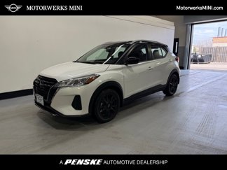 Used 2022 Nissan Kicks SV image 1