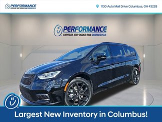 New 2025 Chrysler Pacifica Limited image 1