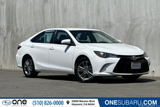 Used 2016 Toyota Camry SE image 1