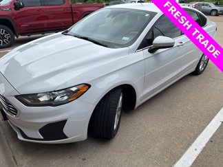 Used 2019 Ford Fusion SE image 1