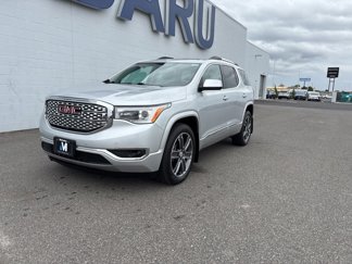 Used 2017 GMC Acadia Denali w/ Technology Package image 1